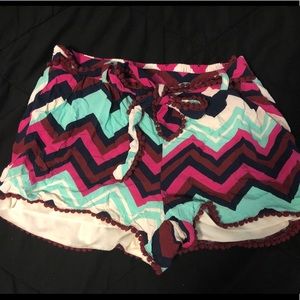 Justify patterned shorties